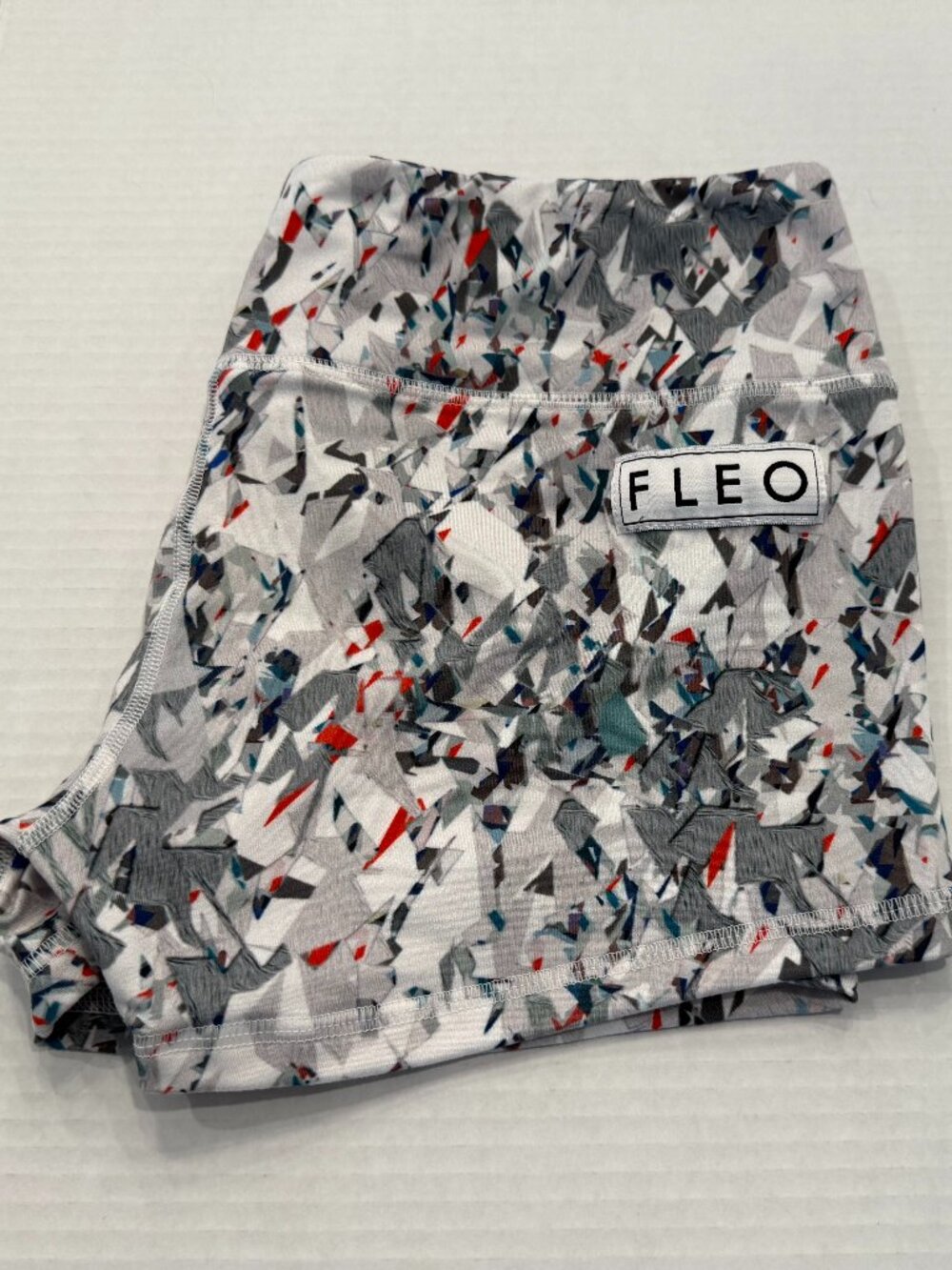 FLEO Titanium Camo Shorts | 2.5" Inseam | Size Large | EUC